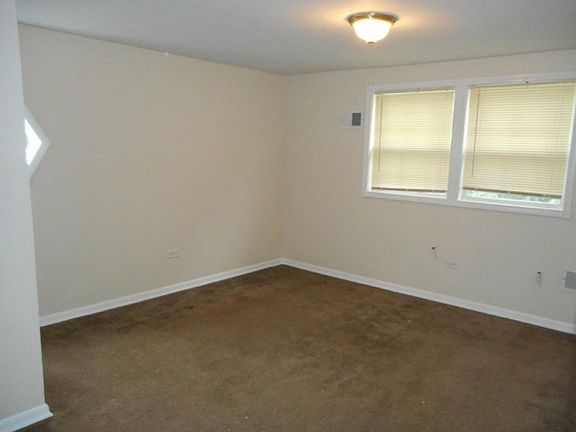 4th image of 15738 Lavergne Ave
