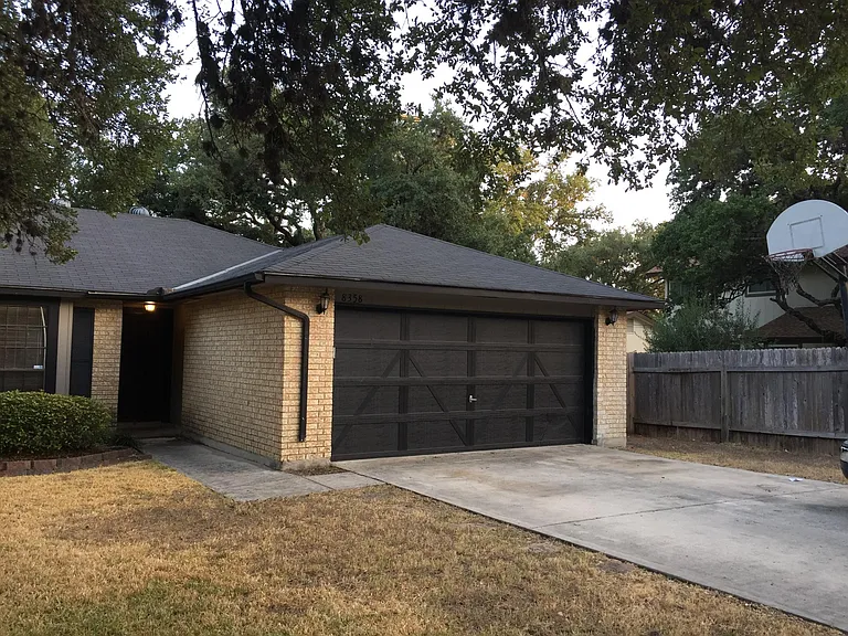 8358 Timber Gln — Photo 2