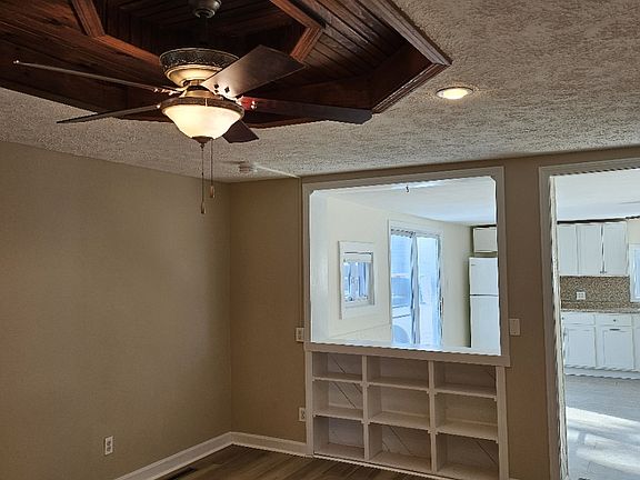 4th image of 230 Bartlett St #1