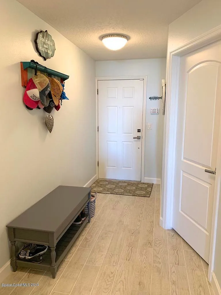 1 bed, 820 sqft, $2,500 — Photo 3