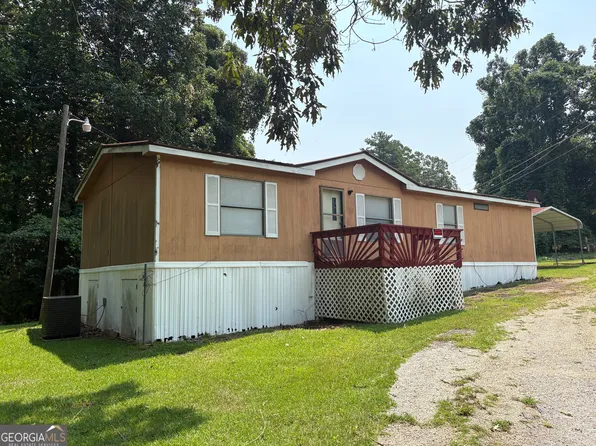 784 Lakeland Dr, Toccoa, GA 30577