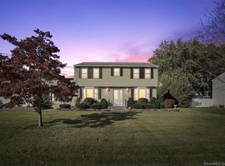 22 Stevens St, Windsor Locks, CT 06096