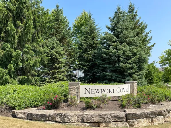 40450 N South Newport Dr, Antioch, IL 60002