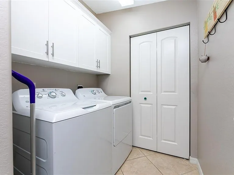 319 Monaco Dr #8 — Photo 35