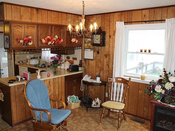 3rd image of 2134 Parkview Pl