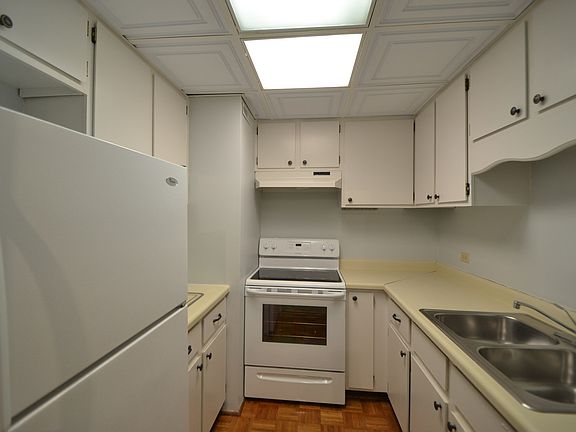 5th image of 3852 S Parkway Dr APT 2C