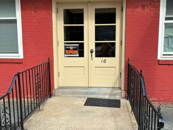 16 N State St APT 2, Ephrata, PA 17522
