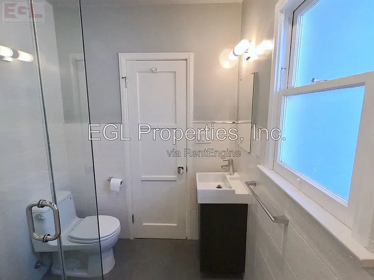 10749 Wellworth Ave — Photo 9