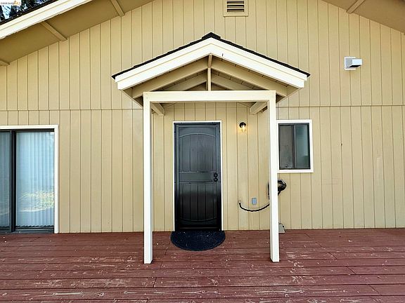4th image of 19080 Tiffeni Dr