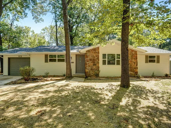 912 S Cavalier Drive, Springfield, MO 65802