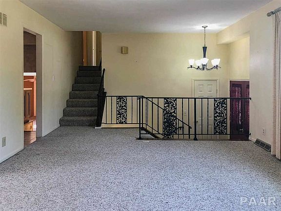 5th image of 5906 N Old Orchard Dr