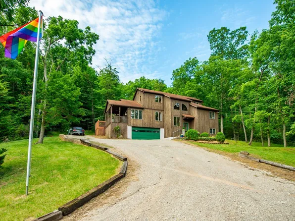 16 McGuffey Ln, Athens, OH 45701