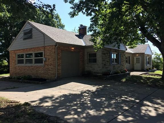 2nd image of 324 Overlook Dr
