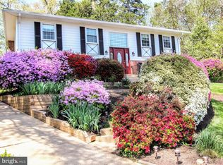 203 Albea Ct NE, Vienna, VA 22180