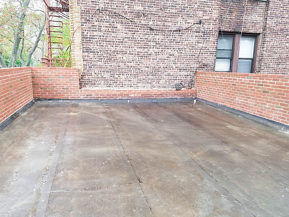 4th image of 327 Montgomery St #2