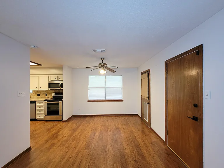10282 Valley Dr S — Photo 11