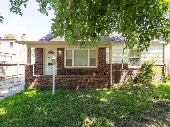 2232 W Caroline Ave, Wichita, KS 67203