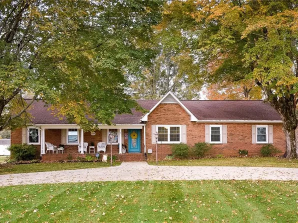 784 Yadkinville Rd, Mocksville, NC 27028