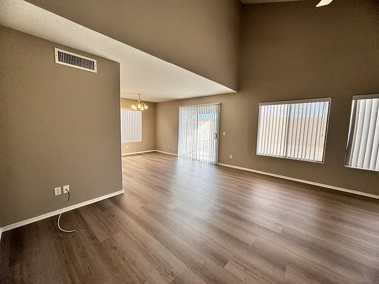 10453 N 76th Dr — Photo 28