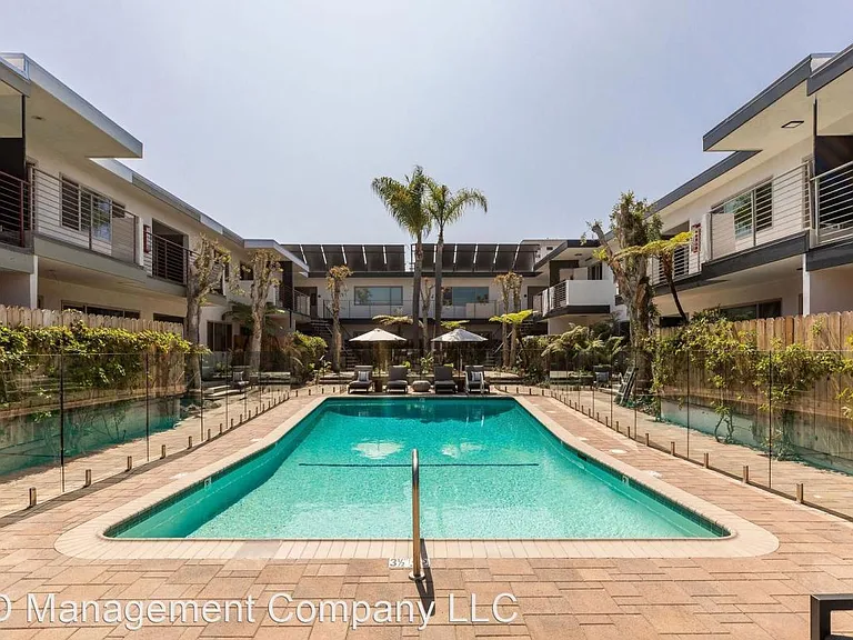 3450 Emerald St — Photo 37