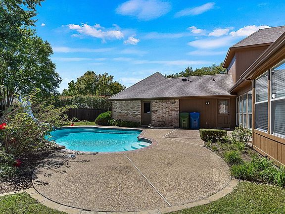 4th image of 3329 Augusta Dr