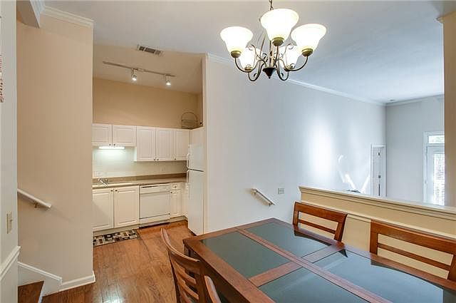 2nd image of 2061 Stokes Ln