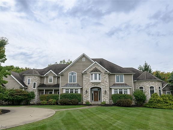 2nd image of 3970 Waterford Ct