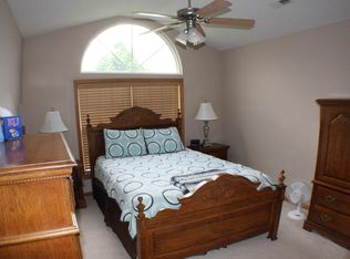 613 N Nottingham Rd, Lawrence, KS 66049