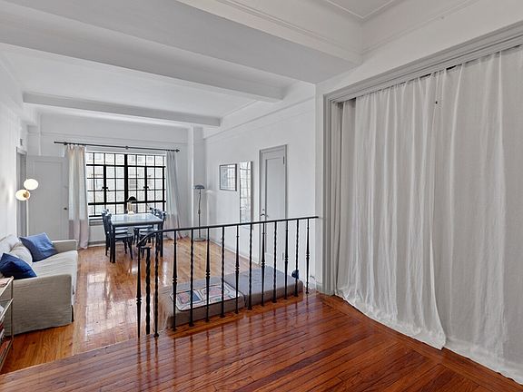 4th image of 10 Park Ave #22C