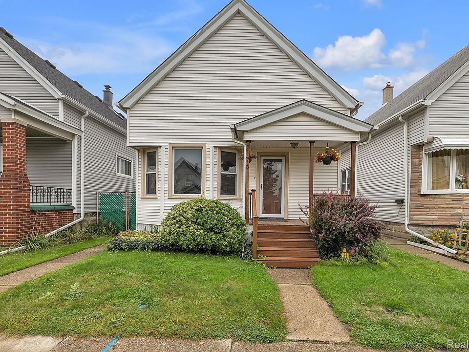 1st image of 2176 Trowbridge St