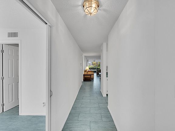 5th image of 13791 Flora Place #A