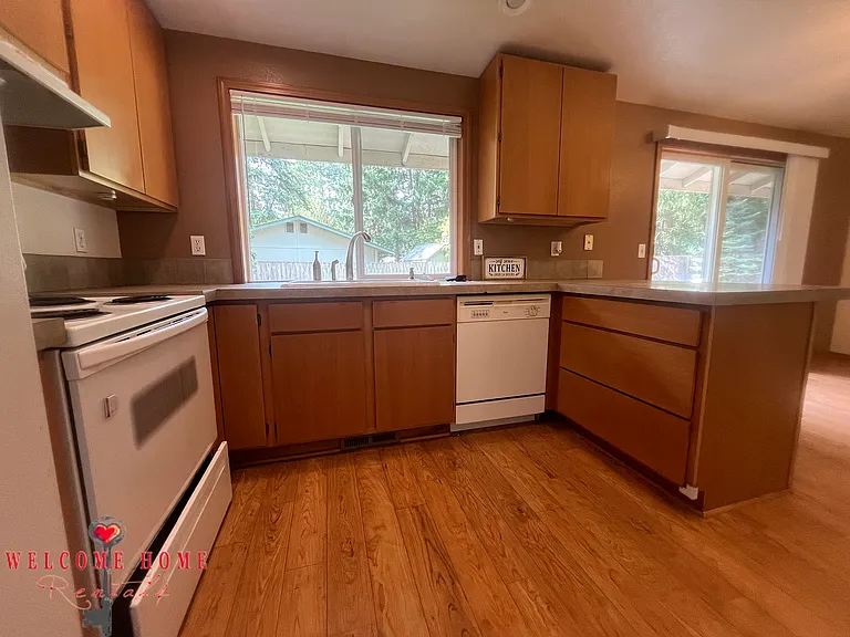 17819 Upland Dr SE — Photo 10