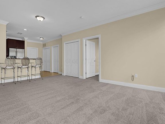5th image of 925 Ingleside Ave APT 315