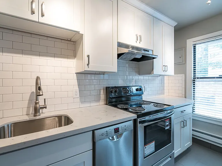 421 Summit Ave E #204 — Photo 13