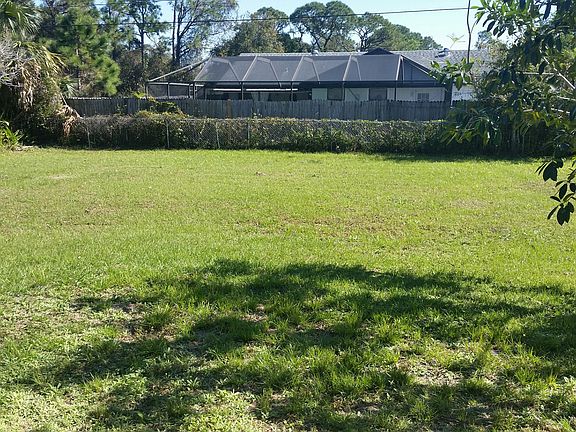 5th image of 2237 SE Rich St