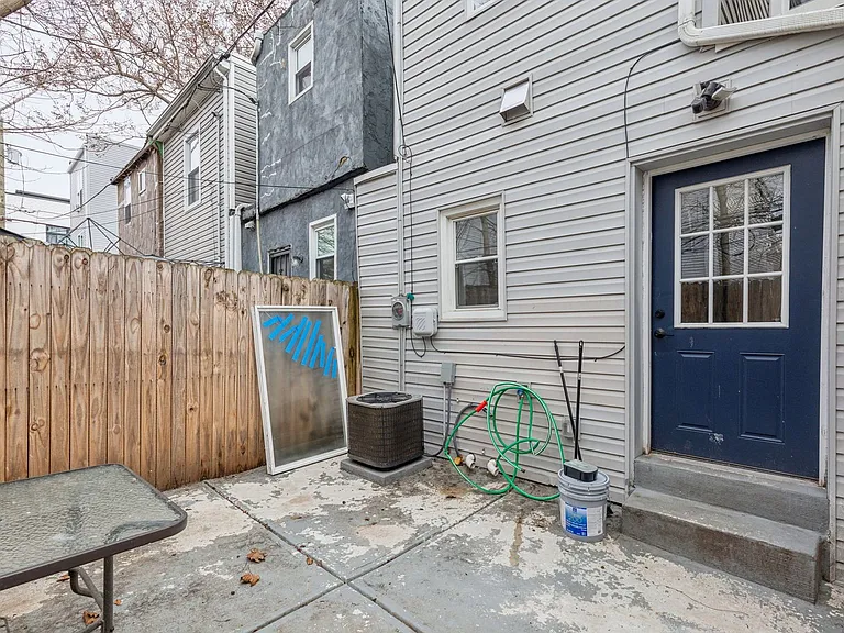 1450 N Marston St — Photo 30