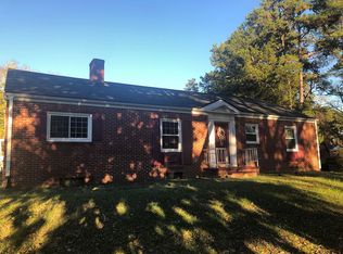 704 Cedarwood Ter, Henderson, NC 27536