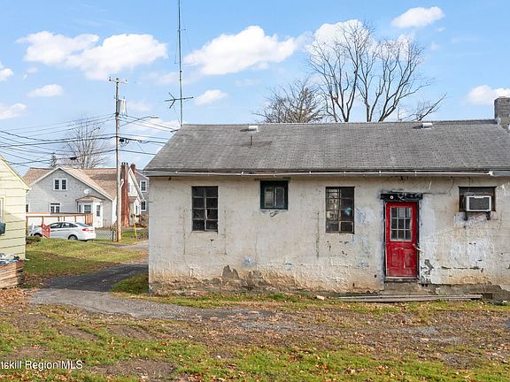 3rd image of 11 W Marie Street