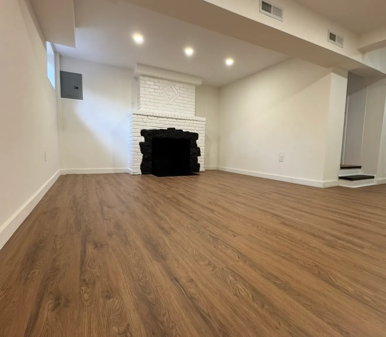 1 bed, 700 sqft, $2,200 — Photo 1
