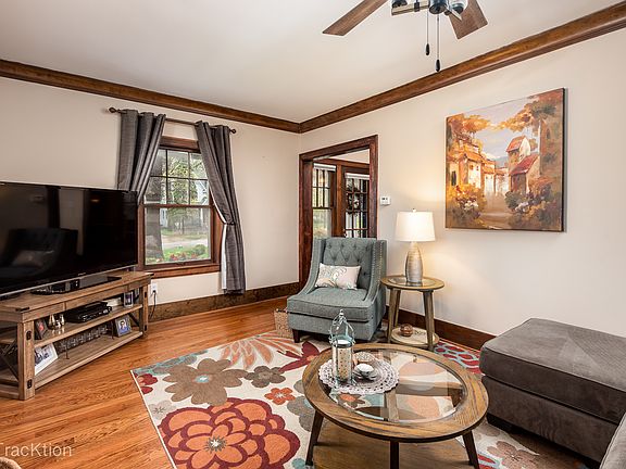 5th image of 4939 Wallbank Ave