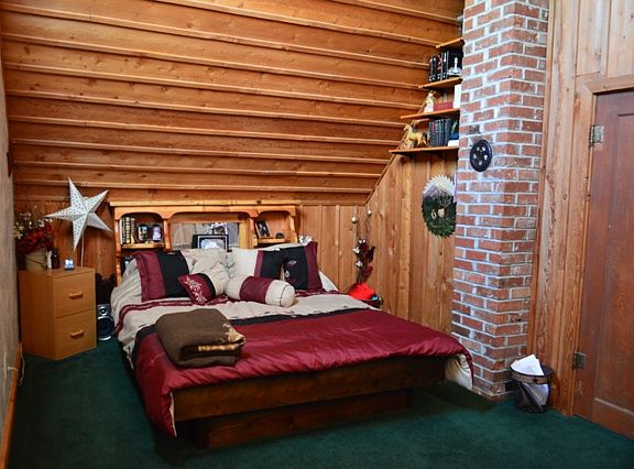 Upstairs bedroom #2
