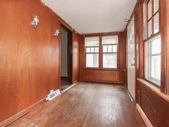 4th image of 1564 Winchester Ave