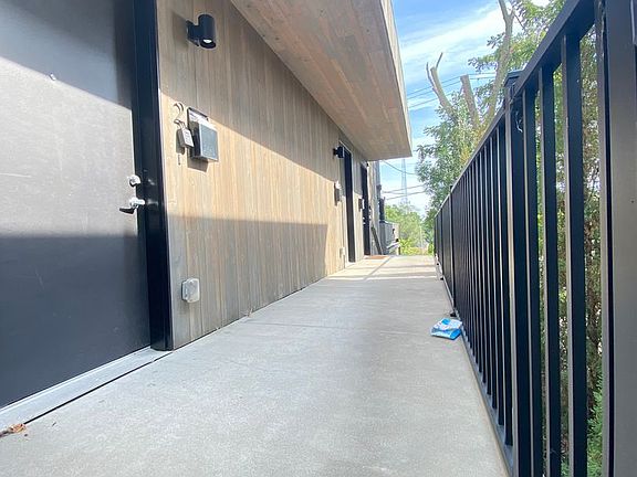 4th image of 4629 Capitol Ave #1
