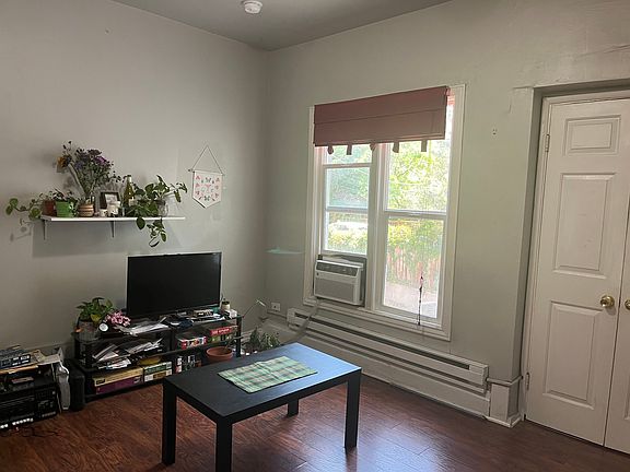 3rd image of 79 S 1200 E APT 4