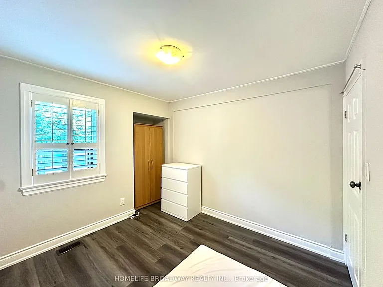 55 Fairbank Ave E #MAIN FL — Photo 7