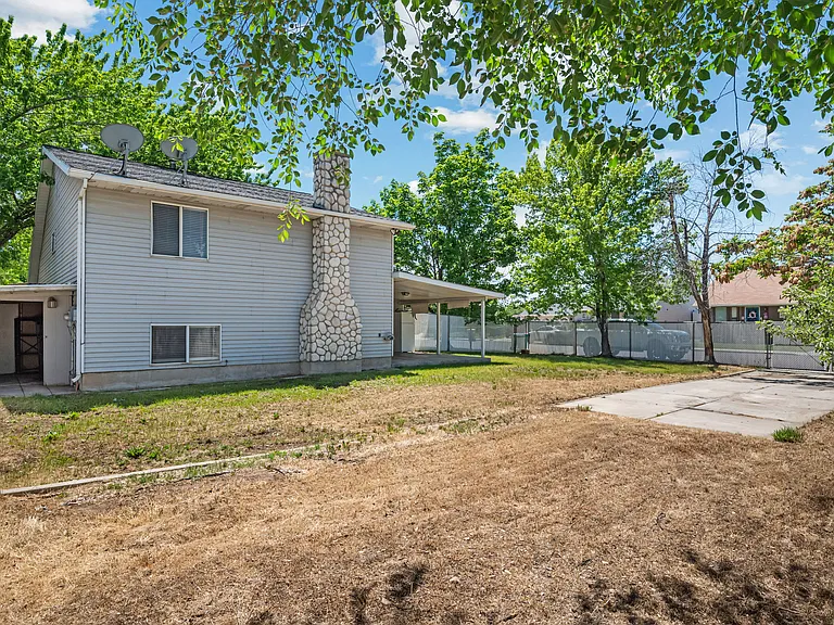 346 N 550 North St E — Photo 24