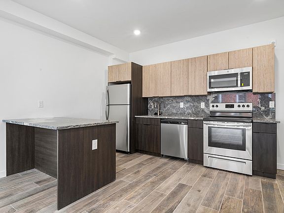 2nd image of 300 N Budd St #D1