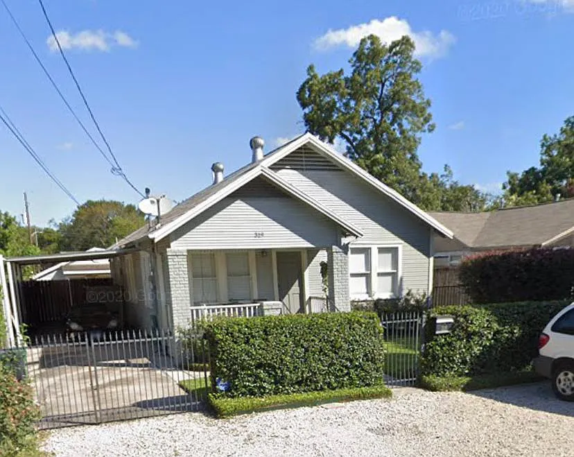 Building Photo - 319 Caplin St