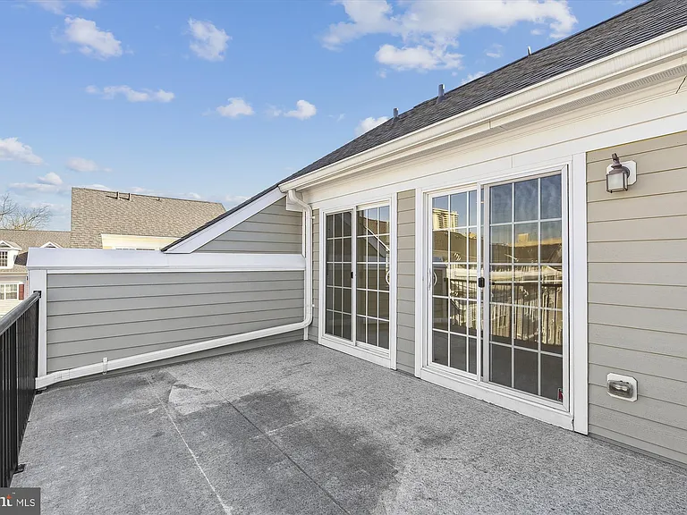 67 Linden Pl — Photo 26