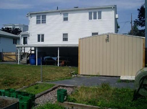 2nd image of 139 Essex St